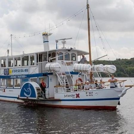 Idyllisk, Historisk Byhus Ved Fjorden I Mariager Exterior foto