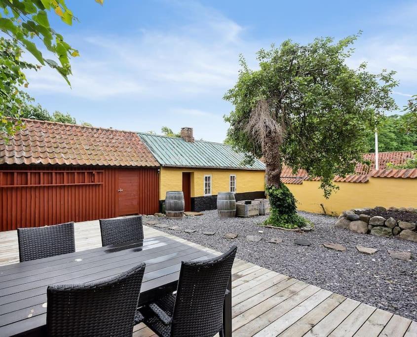 Idyllisk, Historisk Byhus Ved Fjorden I Mariager Exterior foto